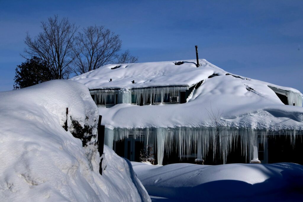 home ice dams leads to attic mold